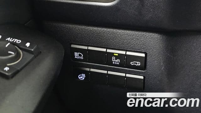Lexus NX300h 2020 — Фото 16/20