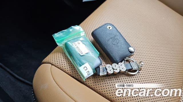 Lexus NX300h 2020 — Photo 4/40