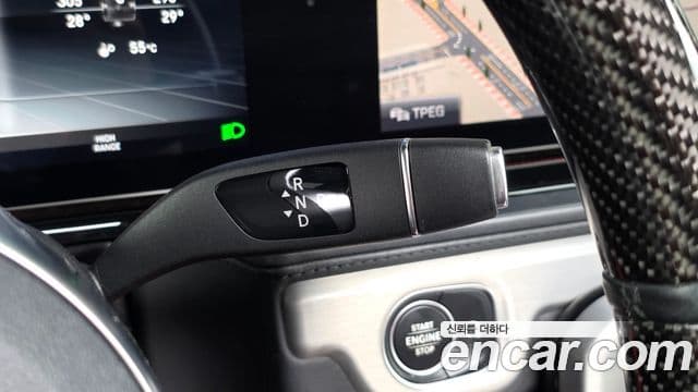 Mercedes-Benz G-Class 2020 — Photo 11/20