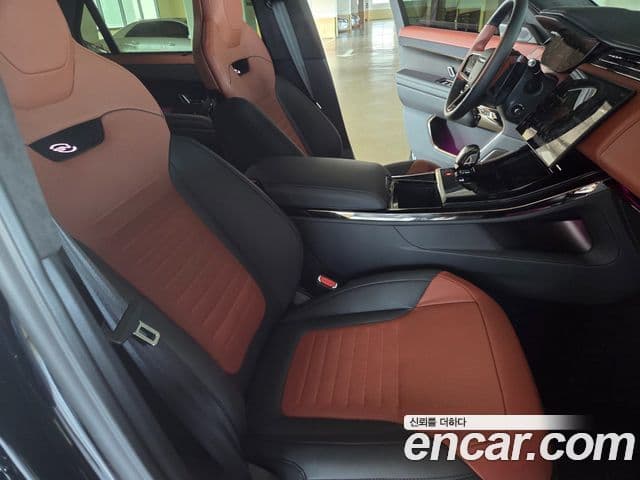 Land Rover Range Rover Sport 2025 — Photo 8/16