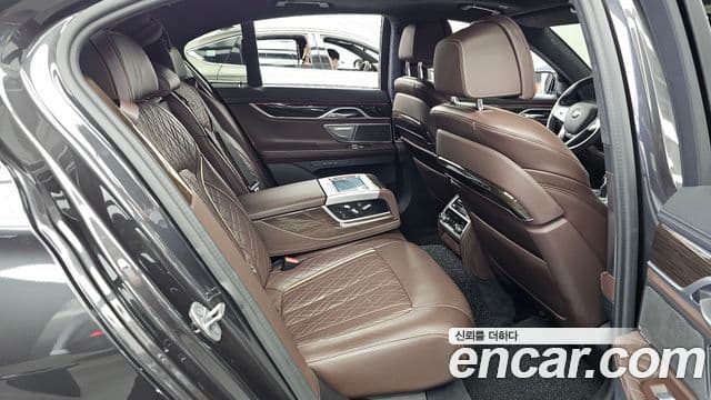 BMW 7 Series 2020 — Photo 12/20