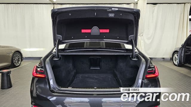 BMW 7 Series 2020 — Photo 14/20