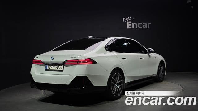 BMW 5 Series 2024 — Şəkil 2/20