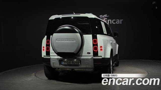 Land Rover Defender 2021 — Фото 4/20