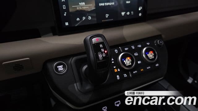 Land Rover Defender 2021 — Фото 9/20