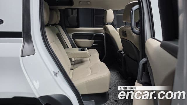 Land Rover Defender 2021 — Фото 12/20