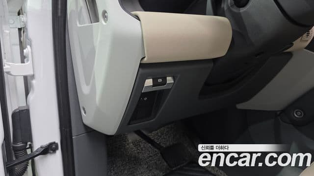Land Rover Defender 2021 — Photo 15/33