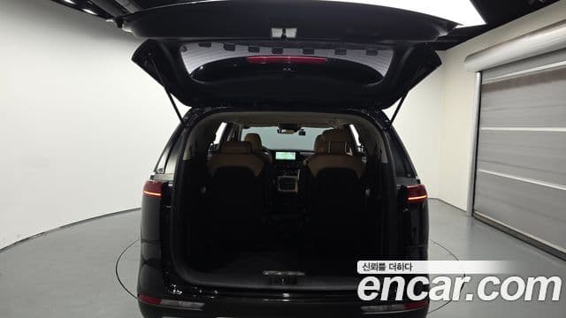 Kia Carnival 2022 — фото 20 из 20