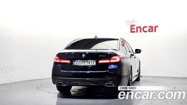 BMW 5 Series 2022 — ფოტო 4/20
