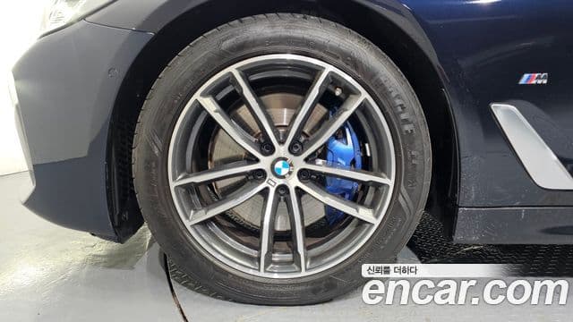BMW 5 Series 2022 — ფოტო 5/20