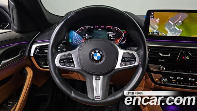 BMW 5 Series 2022 — ფოტო 14/20