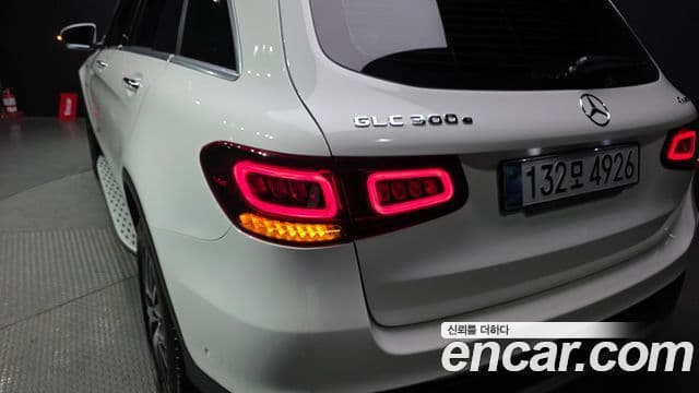 Mercedes-Benz GLC-Class 2021 — Photo 20/34
