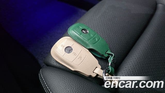 Mercedes-Benz GLC-Class 2021 — Photo 13/34