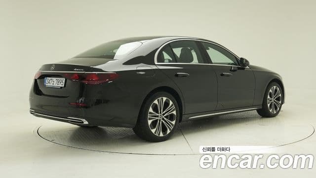 Mercedes-Benz E-Class 2025 — Фото 1/17