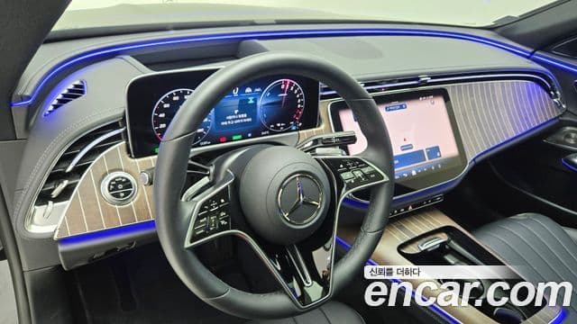 Mercedes-Benz E-Class 2025 — Фото 13/17