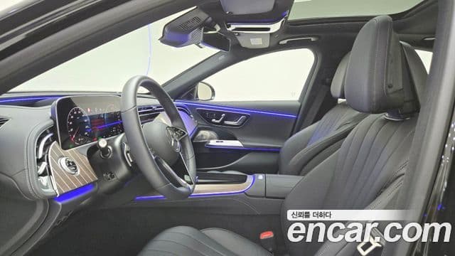 Mercedes-Benz E-Class 2025 — Фото 14/17