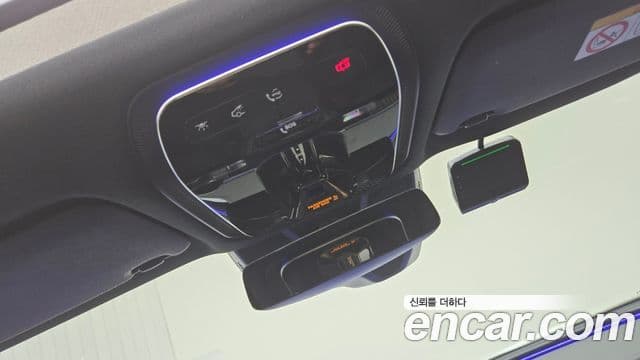 Mercedes-Benz E-Class 2025 — Фото 17/17