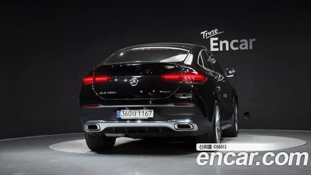 Mercedes-Benz GLE-Class 2023 — ფოტო 4/20