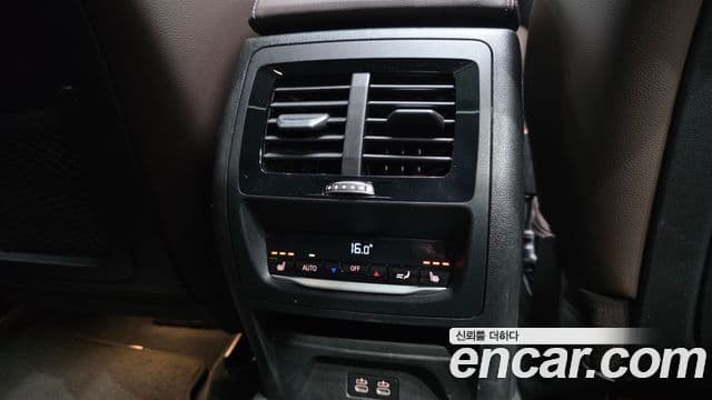 BMW X4 2022 — ფოტო 19/20