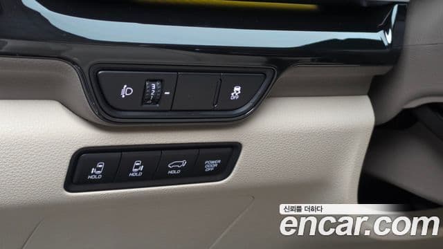 Kia Carnival 2025 — фото 20 из 20