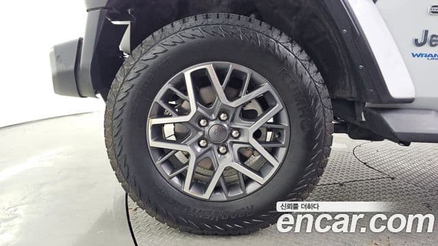 Jeep Wrangler 2022 — ფოტო 4/20