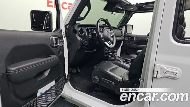 Jeep Wrangler 2022 — ფოტო 9/20