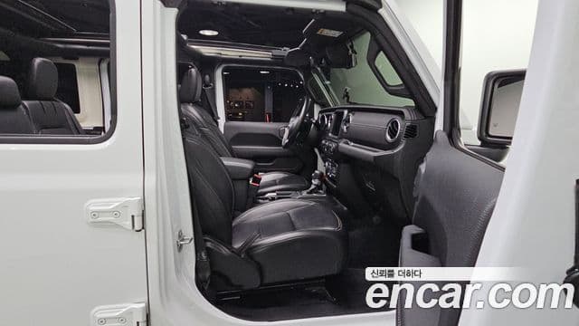 Jeep Wrangler 2022 — ფოტო 12/20
