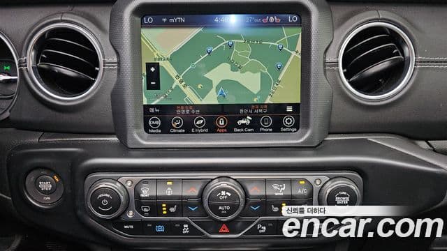 Jeep Wrangler 2022 — ფოტო 15/20