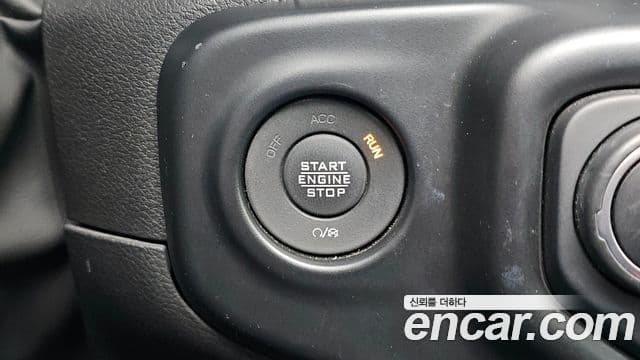 Jeep Wrangler 2022 — Photo 30/34