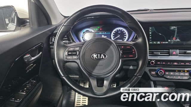 Kia Niro 2020 — Şəkil 13/20