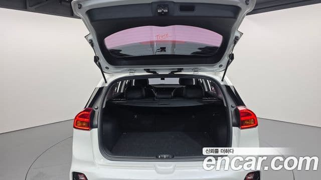 Kia Niro 2020 — фото 20 из 20