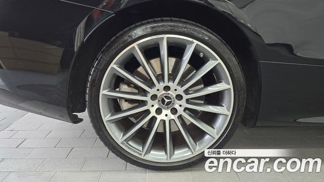 Mercedes-Benz E-Class 2021 — ფოტო 5/20