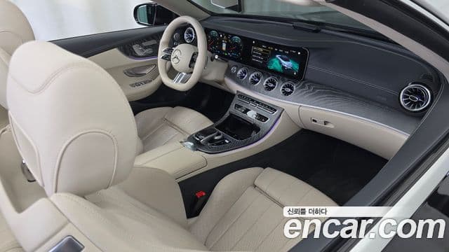Mercedes-Benz E-Class 2021 — ფოტო 7/20