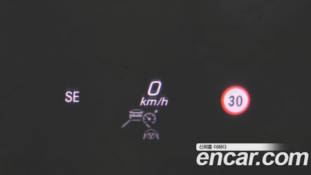 Mercedes-Benz E-Class 2021 — ფოტო 19/20