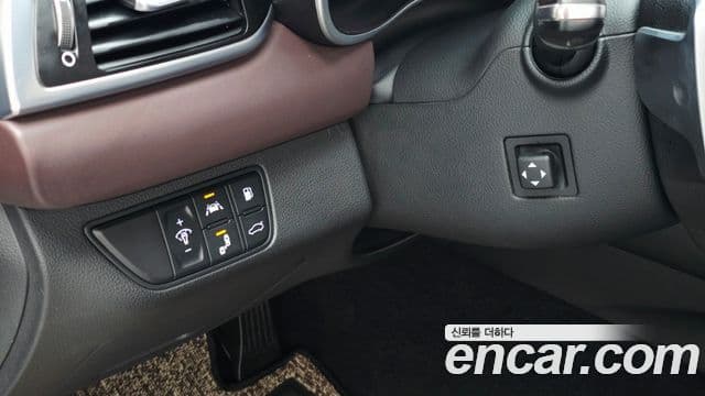 Genesis G70 2018 — ფოტო 19/20