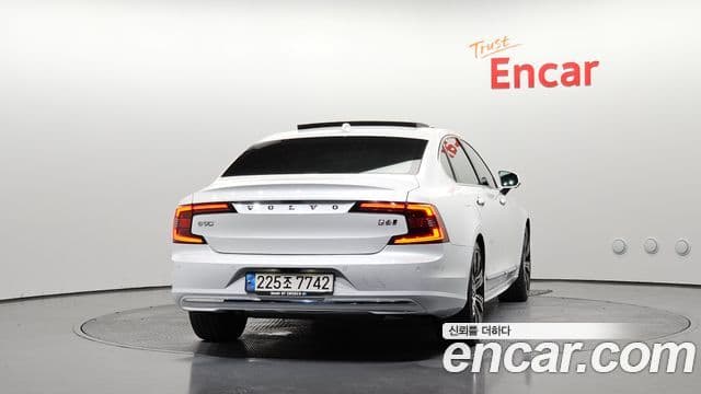 Volvo S90 2022 — Şəkil 4/20