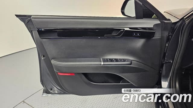 Hyundai Grandeur Hybrid 2023 — ფოტო 14/34