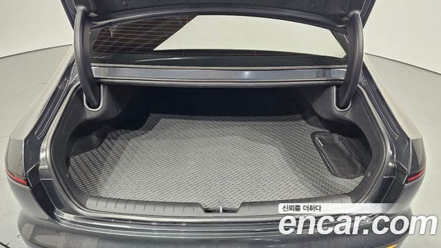 Hyundai Grandeur Hybrid 2023 — ფოტო 28/34