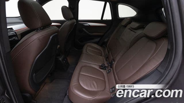 BMW X1 2021 — Şəkil 10/20