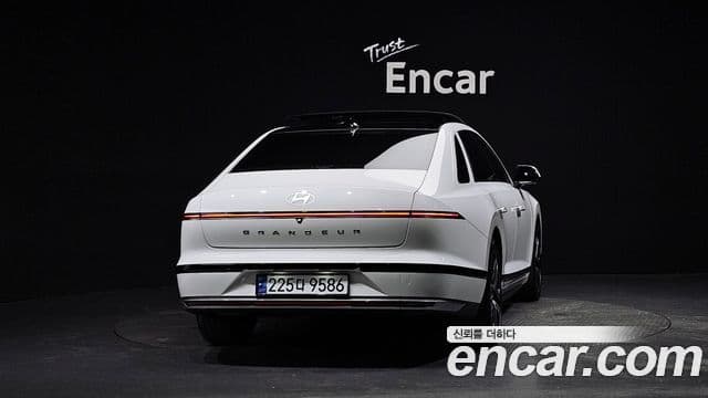 Hyundai Grandeur 2023 — Фото 4/20