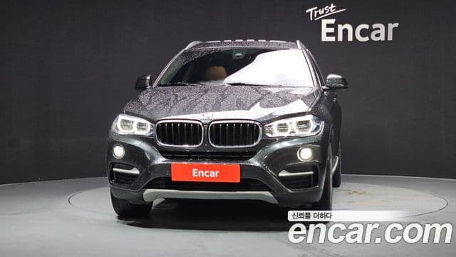 BMW X6 2018 — Photo 16/32