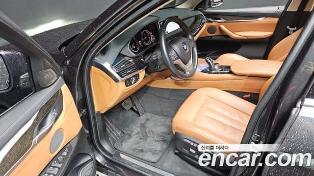 BMW X6 2018 — Photo 31/32