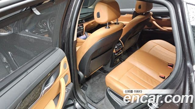 BMW X6 2018 — Photo 10/32