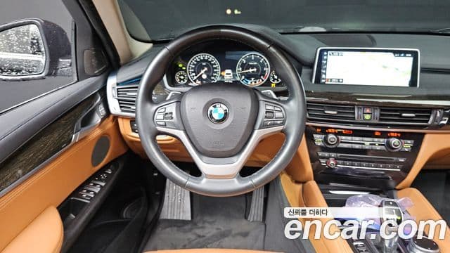 BMW X6 2018 — Photo 8/32