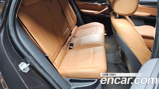 BMW X6 2018 — Photo 18/32