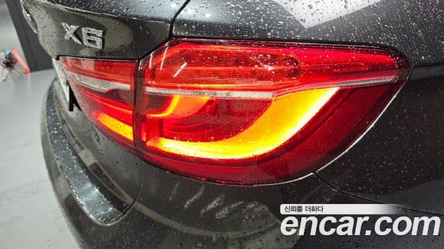 BMW X6 2018 — Photo 25/32
