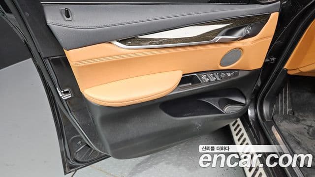 BMW X6 2018 — Photo 21/32