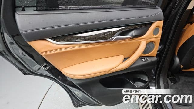 BMW X6 2018 — Photo 3/32