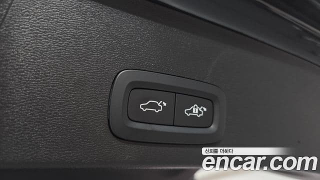 Volvo XC40 2022 — ფოტო 10/34