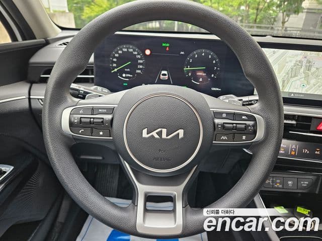 Kia K5 2024 — Şəkil 12/19